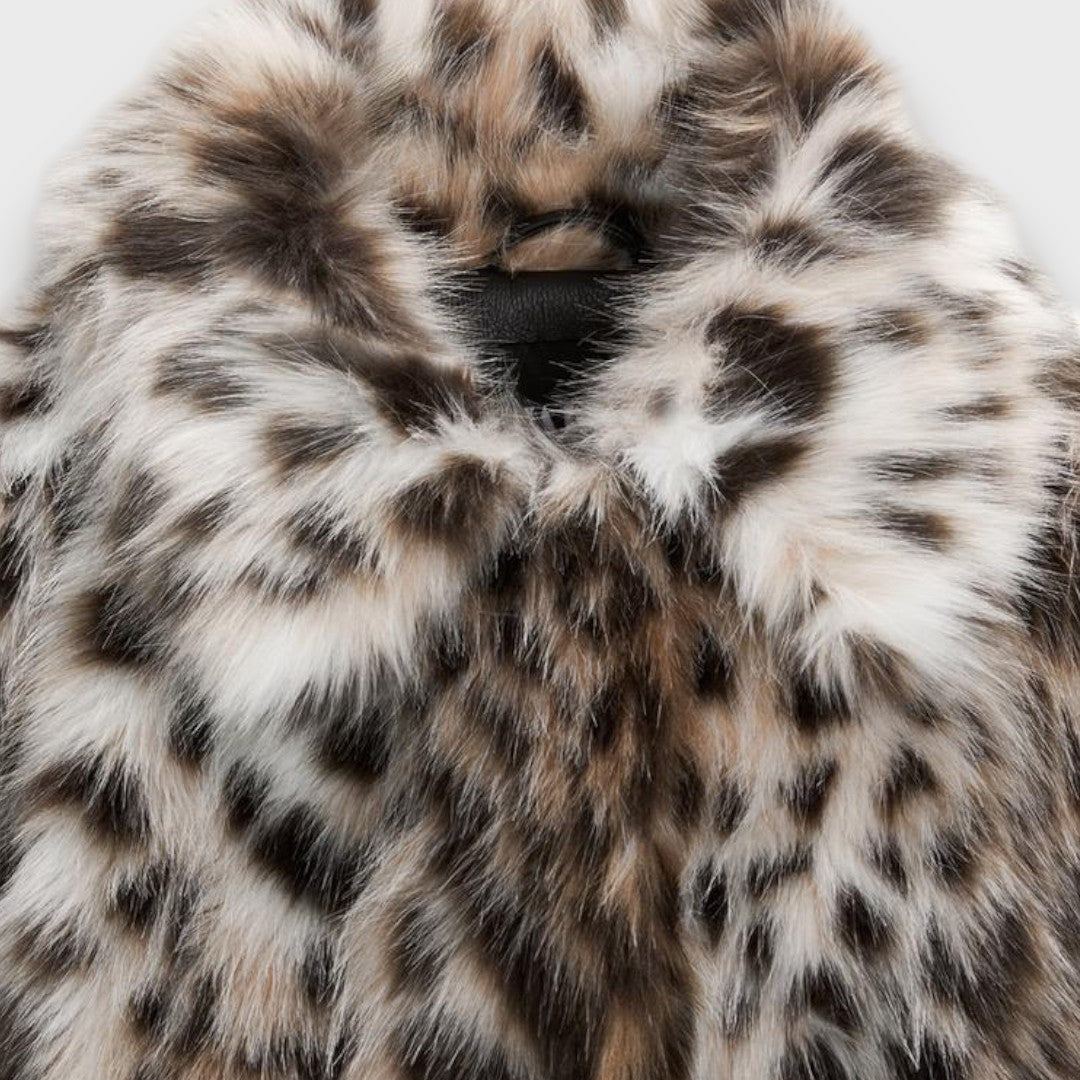 Leoline – Faux Fur Jacket with Animal Design