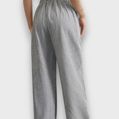 Karina – Trousers with thin stripes