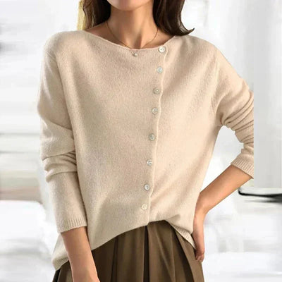 Iya | Chic Button Knit