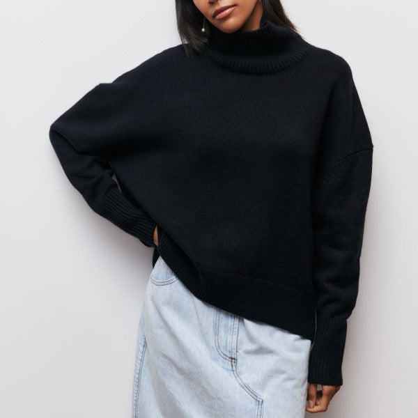 Katrielle - comfortable pullover with high collar
