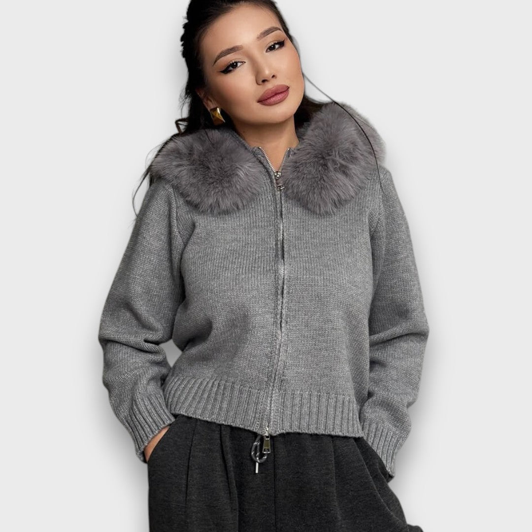 Alisanne – Zip-up knitted jacket with faux fur collar