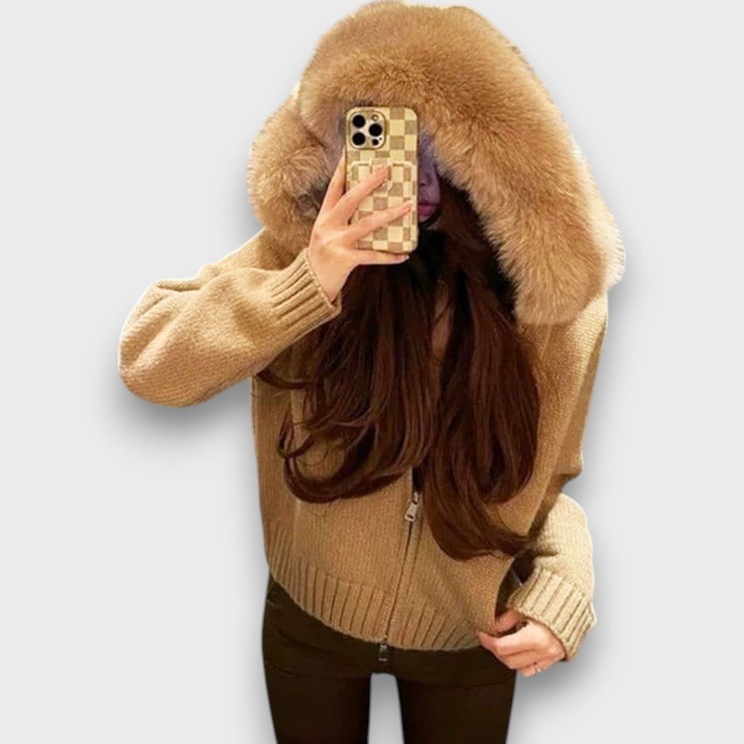 Alisanne – Zip-up knitted jacket with faux fur collar