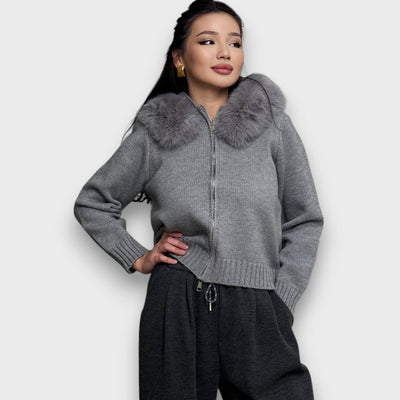 Alisanne – Zip-up knitted jacket with faux fur collar