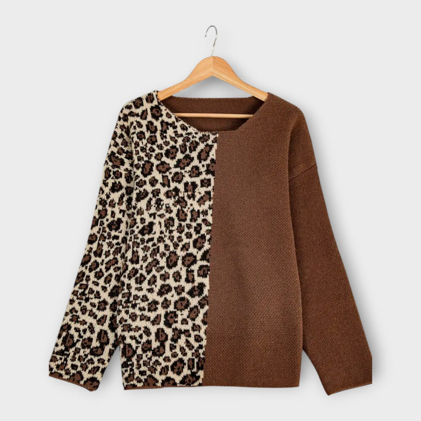 Cheyenne - Casual Sweater with Leopard Design