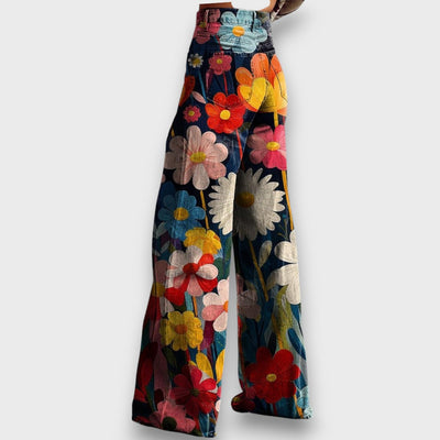 Talira – Wide-leg trousers with a floral soul