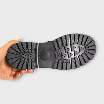 Alisa - elegant and versatile