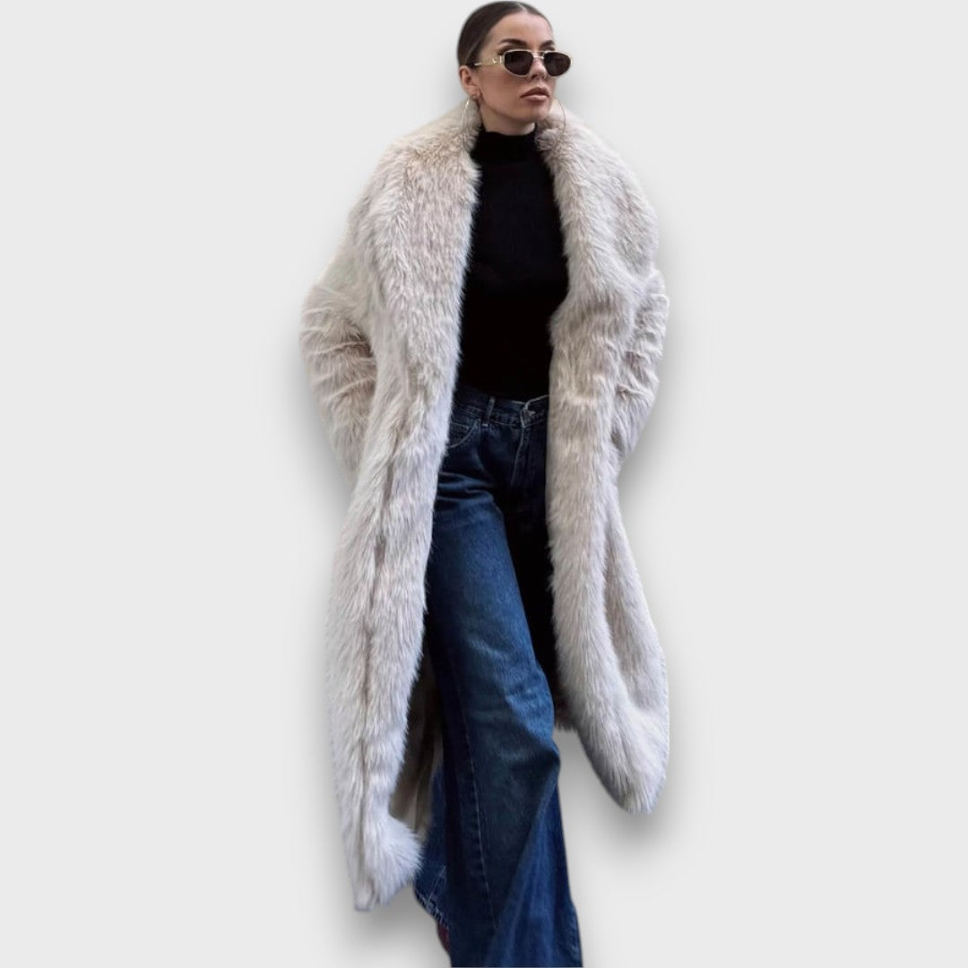 Liviane – Maxi faux fur coat with couture flair
